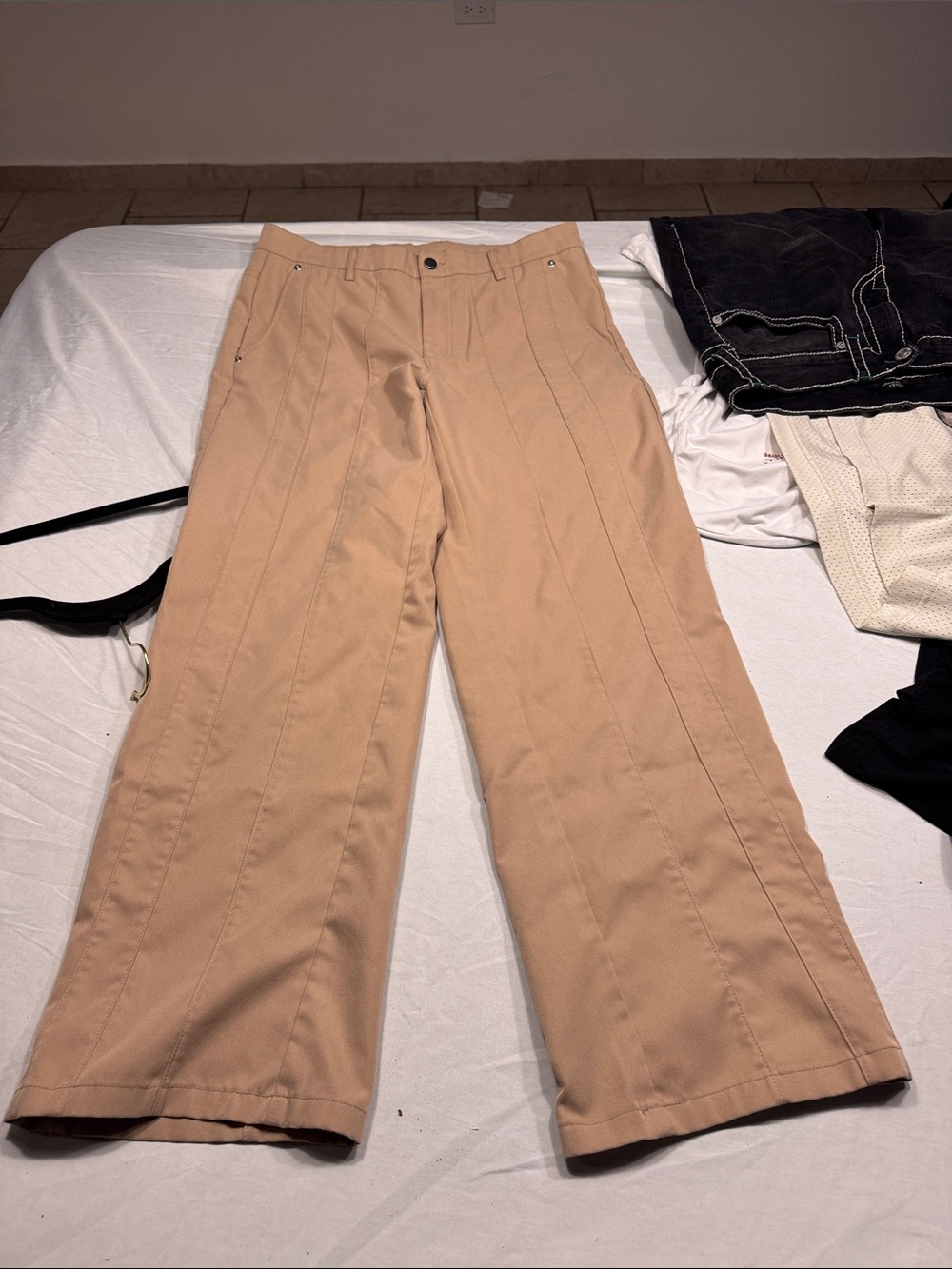 Men's Wide Leg Chino Pants in Tan